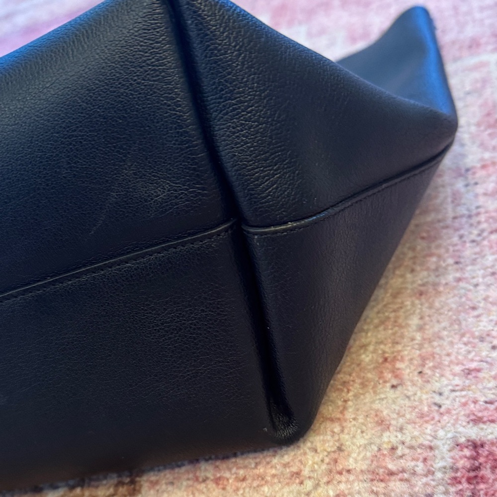 Saint Laurent Black Tote Bag - Picture 6 of 16